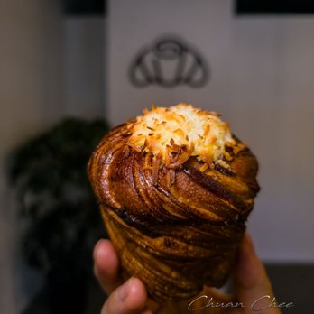 Tangssant Viennoiserie - Coconut Rice Pudding Croffin ($7.49) - Cafes Near Me - Toronto, Ontario Tangssant Viennoiserie - Coconut Rice Pudding Croffin ($7.49) - Cafes Near Me - Toronto, Ontario