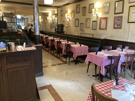 AUX BONS CRUS by null