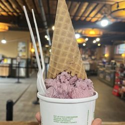 Old Faithful General Store - Huckleberry ice cream