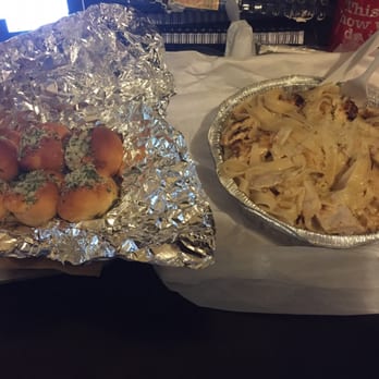 Marakas Pizza - Chicken Alfredo pasta with an order of garlic rolls - Pizza Near Me - Miami, Florida