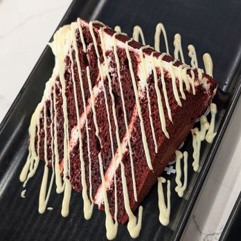D Spot Dessert Cafe - Red velvet cake - Desserts Near Me - Toronto, Ontario