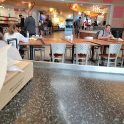 Reggio's - Seating area at Ohare