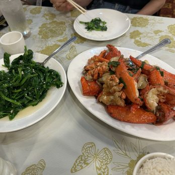 Gaga Seafood Restaurant - Ginger and scallion twin lobsters and pea tips - Seafood Near Me - Boston, Massachusetts