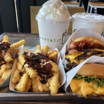 Shake Shack Glendale - Burgers Near Me - Glendale, California