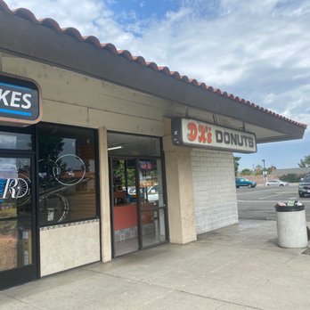 DK's Donuts - the front of the store - Donuts Near Me - Lake Forest, California