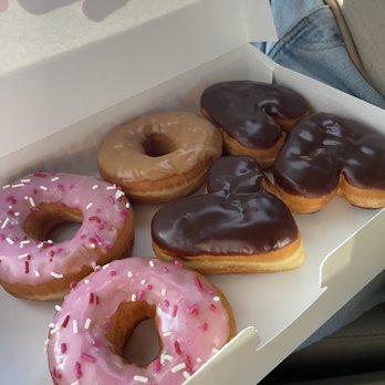 Dunkin' - Half dozen donuts - Donuts Near Me - Silver Spring, Maryland