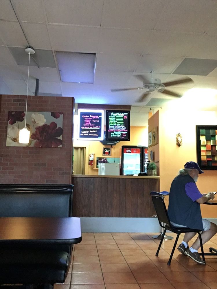 PITTI’S PIZZA Updated September 2024 11 Photos & 19 Reviews 407 W