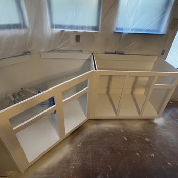 Five Star Remodeling - Cabinet cut-outs aren't even with drawers to the left. Plus, 1/2" gap, not even flush with other cabinet. Underneath there's a gap as well. - General Contractors Near Me - Austin, Texas Five Star Remodeling - Cabinet cut-outs aren't even with drawers to the left. Plus, 1/2" gap, not even flush with other cabinet. Underneath there's a gap as well. - General Contractors Near Me - Austin, Texas