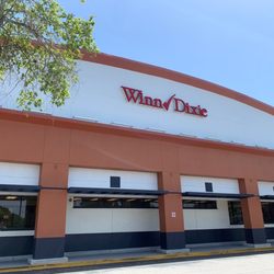 Winn Dixie - From parking lot