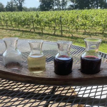 Greenvale Vineyards - Good wine. Nice ambiance - Wineries Near Me - Portsmouth, Rhode Island