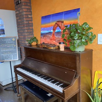 Duaa’s Cafe - A place to play music drink coffees and eat sandwiches - Patisserie/Cake Shop Near Me - New York, New York