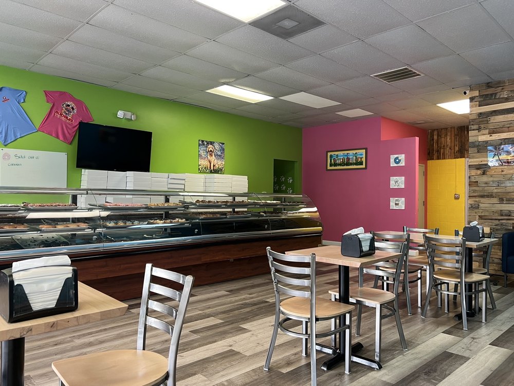 Doodles Donuts and Cafe Logo