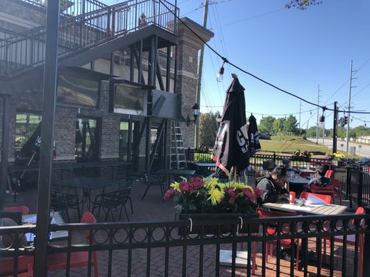 Creatwood Tavern & Rooftop by null