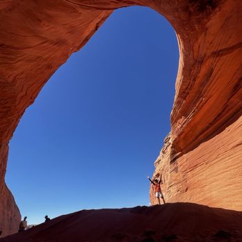 Biidi The Arch - The arch is an illusion - Hiking Near Me - Page, Arizona Biidi The Arch - The arch is an illusion - Hiking Near Me - Page, Arizona