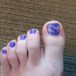 Creative Nails - Pedicure with an extra nail design