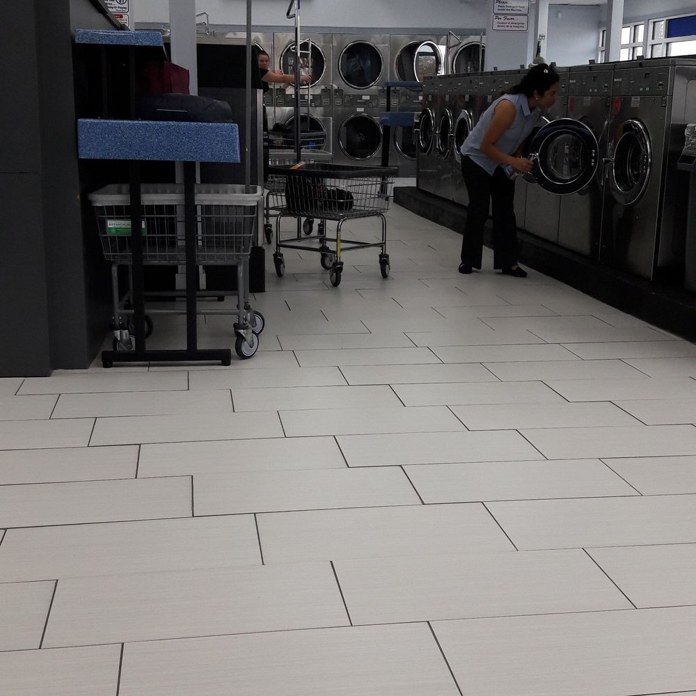 SR7 Laundromart - Laundromat Near Me - Hollywood, Florida