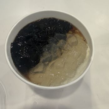 Fong On - Sweet Tofu Pudding with Toppings - Chinese Near Me - New York, New York Fong On - Sweet Tofu Pudding with Toppings - Chinese Near Me - New York, New York