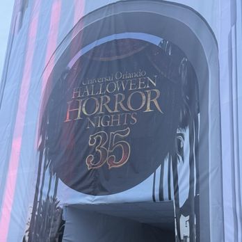 Halloween Horror Nights - Entrance - Haunted Houses Near Me - Orlando, Florida