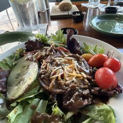 Johnson's Boat Yard - Side salad with basalmic dressing