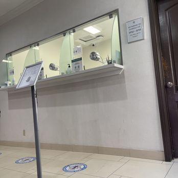 Broadway Imaging Center - Front desk - Diagnostic Imaging Near Me - Glendale, California