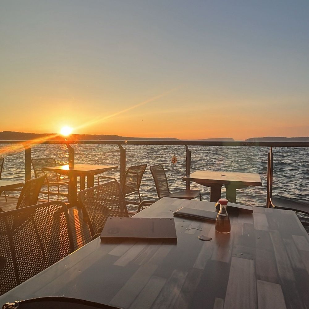 Ivar's Mukilteo Landing - Outside patio in July! (7.2022) - Seafood Near Me - Mukilteo, Washington