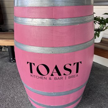 Toast Kitchen & Bar - Hip Decor - Breakfast & Brunch Near Me - Brea, California Toast Kitchen & Bar - Hip Decor - Breakfast & Brunch Near Me - Brea, California