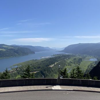 Vista House At Crown Point - Landmarks & Historical Buildings Near Me - Corbett, Oregon