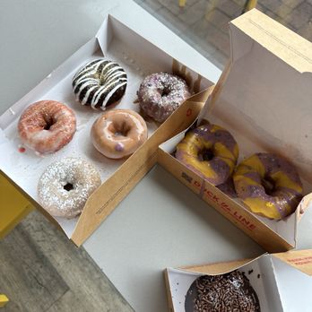 Duck Donuts - Blueberry Lemon, S'mores, Glazed, Blueberry Pancake, Strawberry Shortcake, French Toast, Chocolate Raspberry - Donuts Near Me - Rancho Cucamonga, California Duck Donuts - Blueberry Lemon, S'mores, Glazed, Blueberry Pancake, Strawberry Shortcake, French Toast, Chocolate Raspberry - Donuts Near Me - Rancho Cucamonga, California