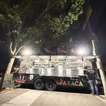 Taqueando - Food truck - Tacos Near Me - Los Angeles, California Taqueando - Food truck - Tacos Near Me - Los Angeles, California