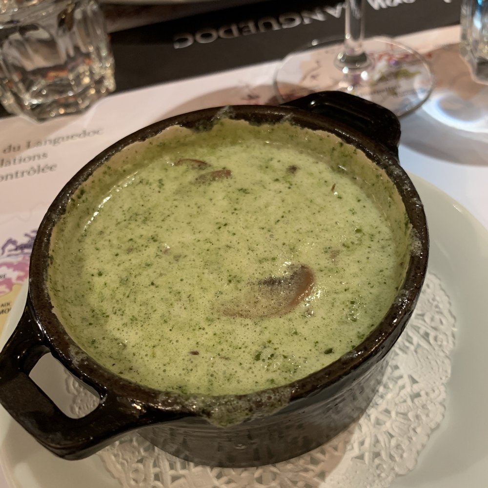 L'Estrapade - Cassoulette escargots de Bourgogne - French Near Me - Paris, 75 L'Estrapade - Cassoulette escargots de Bourgogne - French Near Me - Paris, 75