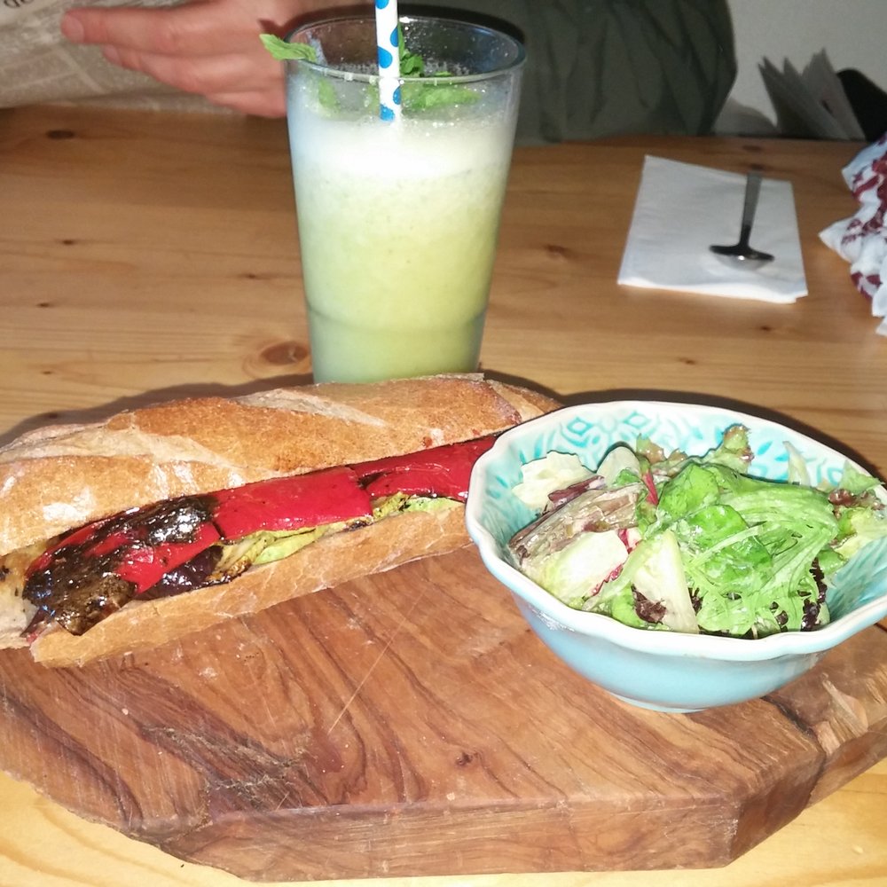 Naan Oven & Breakfast - Vegan sandwich and pineapple lemonade - Baguettes Near Me - Istanbul, 34