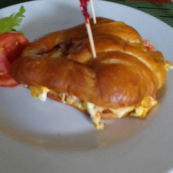 Natura - Croissant with egg and beans - Vegetarian Near Me - Cancún, ROO