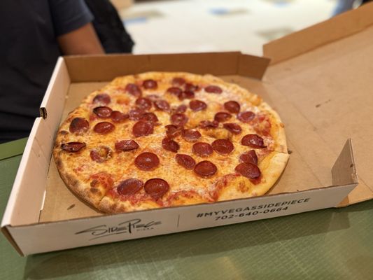 Side Piece Pizza by null