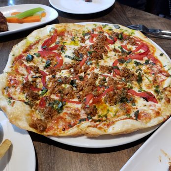 Kellys Landing - Sausage picante pizza - Sports Bars Near Me - Toronto, Ontario Kellys Landing - Sausage picante pizza - Sports Bars Near Me - Toronto, Ontario