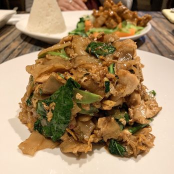Up Thai - Pad Se-Ew Lunch Special - Thai Near Me - New York, New York Up Thai - Pad Se-Ew Lunch Special - Thai Near Me - New York, New York