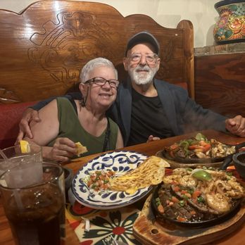 Rio Mirage Cafe-Surprise  - That lady Anna number one Italian cooking - Mexican Near Me - Surprise, Arizona