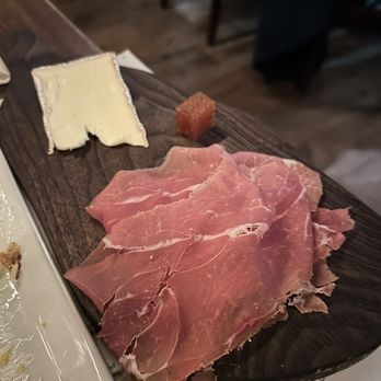 Barcelona Wine Bar - Cheeseboard - Tapas/Small Plates Near Me - Brookline, Massachusetts