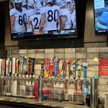 Bennigan's - Beer on Tap - American Near Me - Urbandale, Iowa