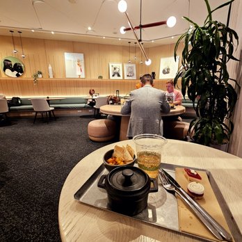 Capital One Lounge - Airport Lounges Near Me - Dallas, Texas
