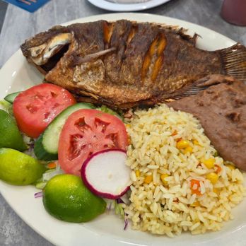 Mi Chalateca - Pescado Frito. Whole tilapia, pan fried. Served with rice, beans and salad. Acompanied with handmade tortillas. - Salvadoran Near Me - Renton, Washington