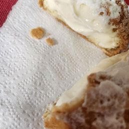 Ooooo this vanilla filling was so perfect like melted ice cream Ooooo this vanilla filling was so perfect like melted ice cream