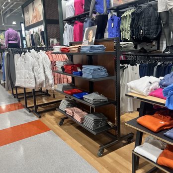 DICK'S Sporting Goods - Sports Wear Near Me - Lynchburg, Virginia