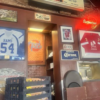 Dreamland BBQ - Vintage decor - Barbeque Near Me - Birmingham, Alabama