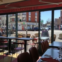 Si Gestion du Cinéma le Trianon - La salle et la terrasse.. un jour de grand soleil !