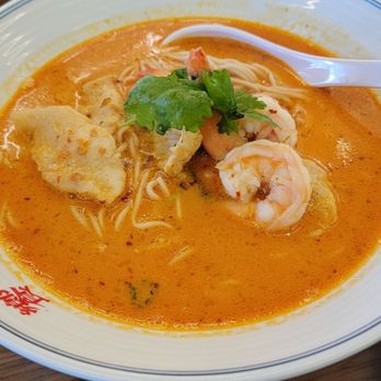 Licious Noodles & Bao - Seafood Curry Noodle Soup - Noodles Near Me - Orlando, Florida