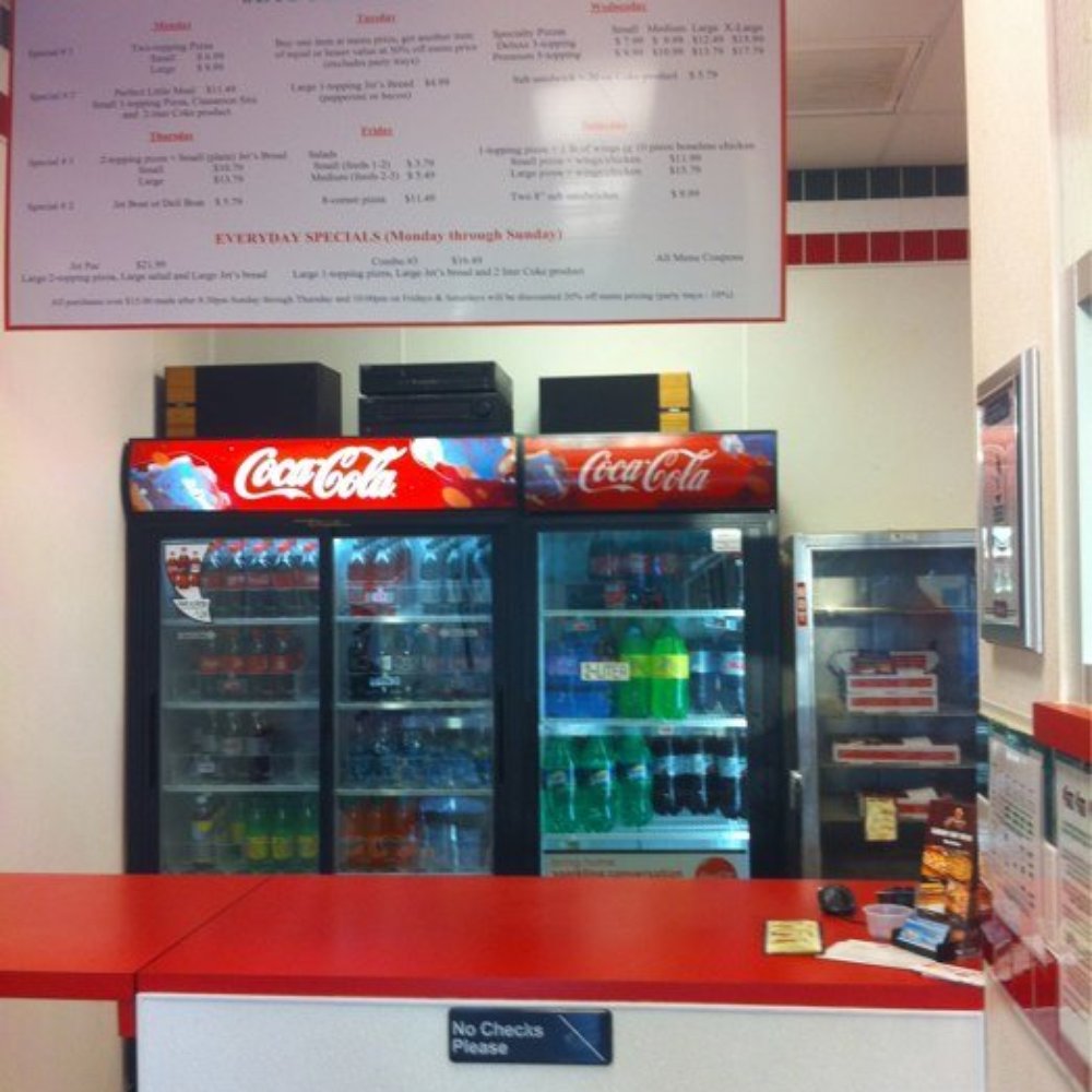 Jet's Pizza - Pizza Near Me - Mason, Ohio