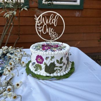 The Hive - Smash cake from The Hive bakery. - Desserts Near Me - Orland, California The Hive - Smash cake from The Hive bakery. - Desserts Near Me - Orland, California