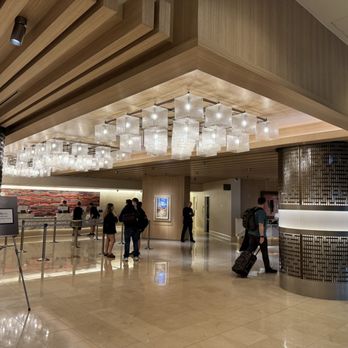 Sheraton Grand Seattle - Front Desk - Hotels Near Me - Seattle, Washington Sheraton Grand Seattle - Front Desk - Hotels Near Me - Seattle, Washington