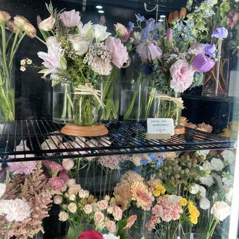 Remi Flower & Coffee - Beautiful flower arrangements and bouquets available - Coffee & Tea Near Me - New York, New York Remi Flower & Coffee - Beautiful flower arrangements and bouquets available - Coffee & Tea Near Me - New York, New York