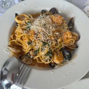 Acqua e Farina - Seafood linguini pasta - Italian Near Me - Hayward, California